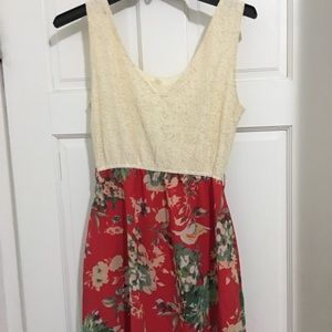 FLORAL & LACE MIDI DRESS